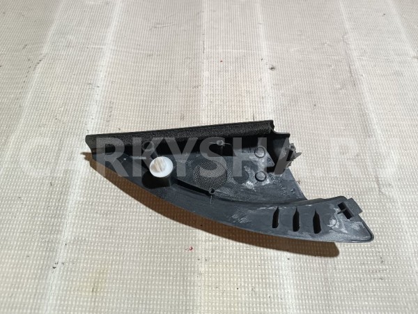 Крышка зеркала внутренняя левая Suzuki Grand Vitara 