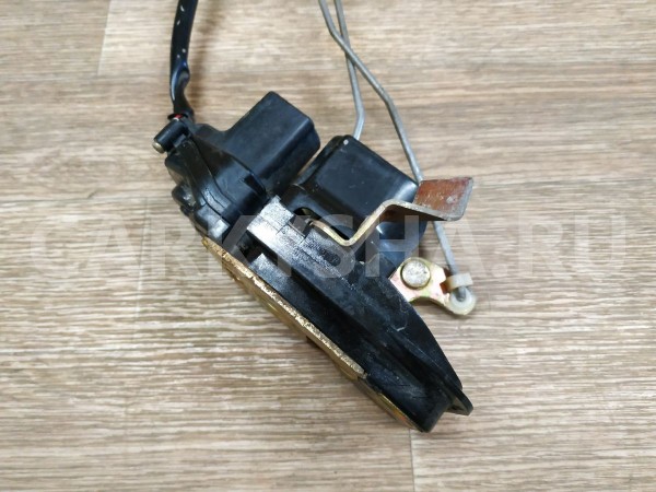 Замок двери задней левой Mazda Capella 