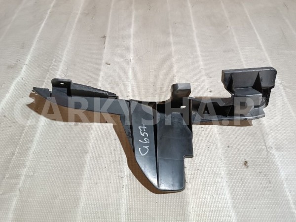 Воздуховод радиатора правый Lexus RX 