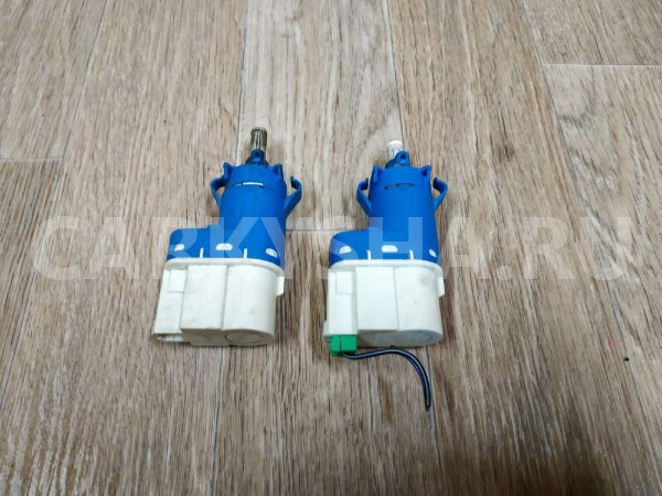 Датчик включения стоп-сигналов Land Rover Freelander 