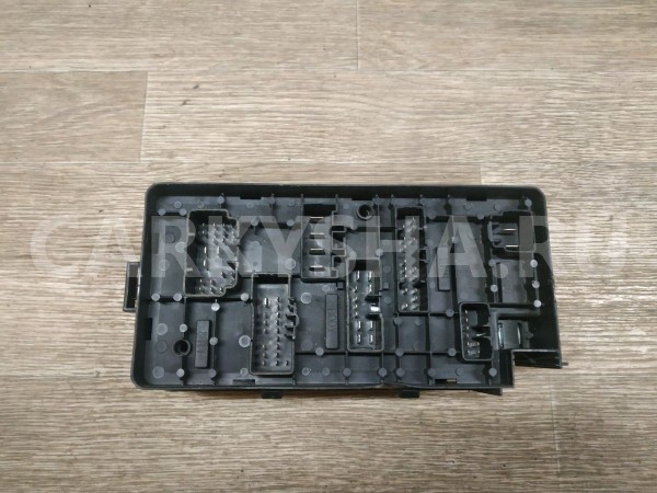 Блок предохранителей подкапотный Chevrolet Lacetti 