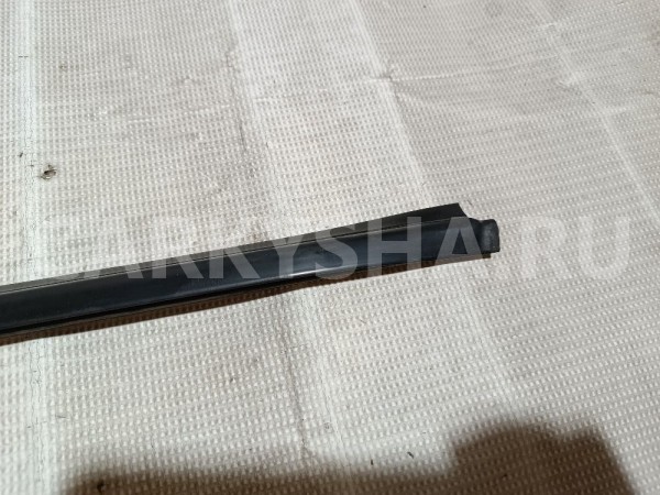 Накладка стекла заднего левого Citroen C3 