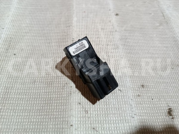 Кнопка стеклоподъемника Land Rover Range Rover оригинальный номер YUD501070PVJ