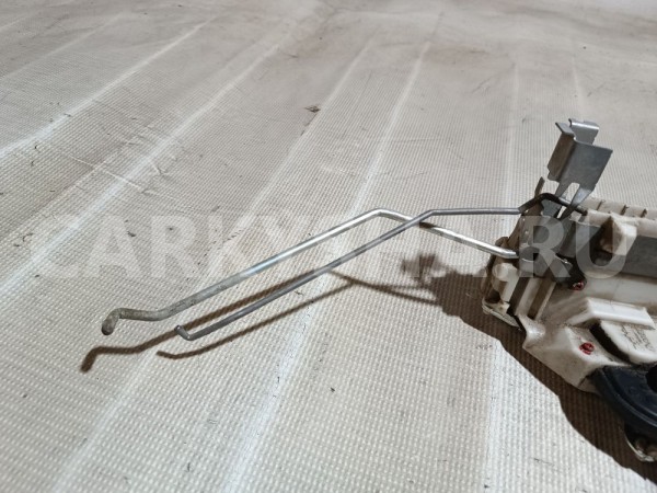 Замок двери передней левой Suzuki Liana оригинальный номер 8220254GB0