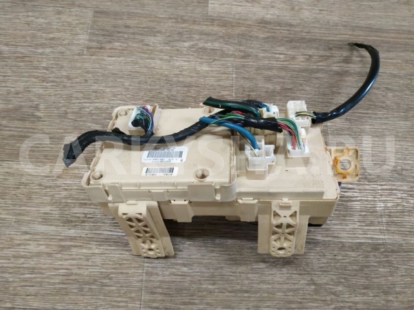 Блок предохранителей салонный Toyota Avensis 