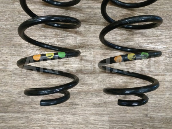 Пружина передняя Land Rover Freelander оригинальный номер LR001131