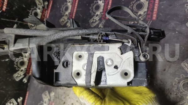 Замок двери передней правой Форд Фокус 3 Ford Focus оригинальный номер bm5aa21812bg