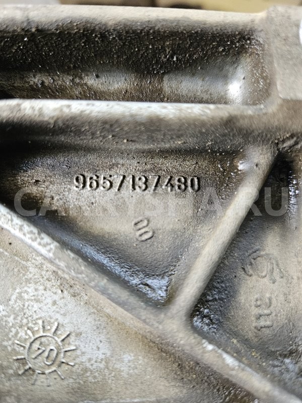 Кронштейн компрессора кондиционера Peugeot 307 