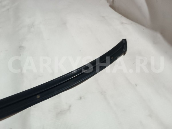 Молдинг заднего стекла Mitsubishi Diamante оригинальный номер MR154135