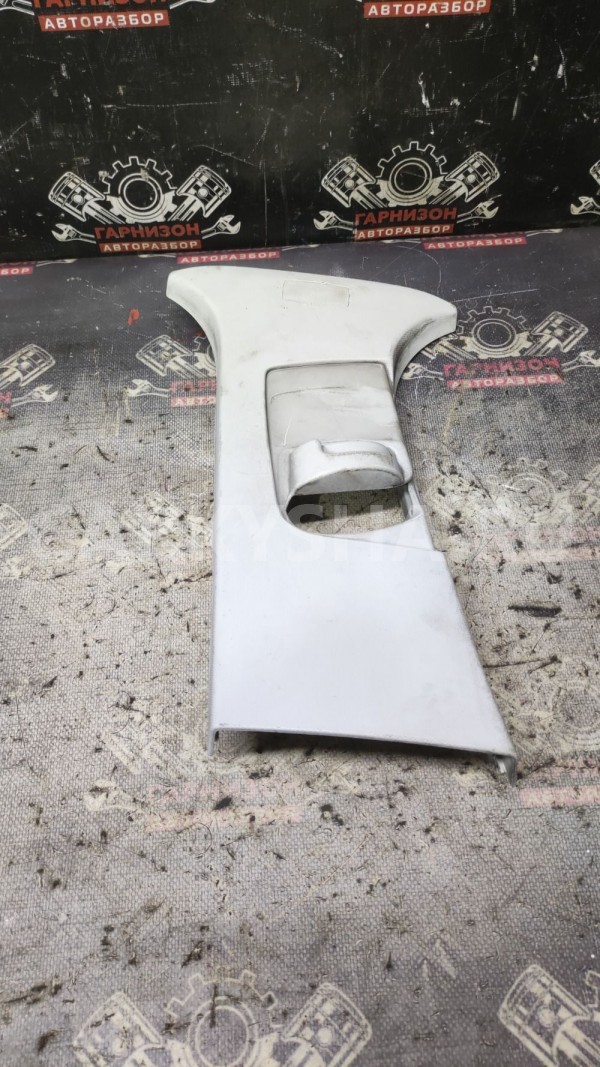 Накладка центральной стойки Форд Фокус 3 Ford Focus оригинальный номер BM51a24583agw