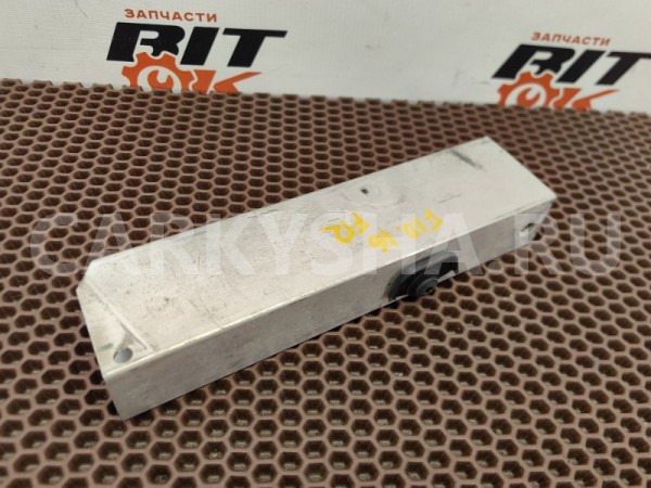 Кронштейн усилителя нижнего BMW 5er оригинальный номер 51 11 7 158 874, 51 11 7 158 874, 51117158874, 7158874