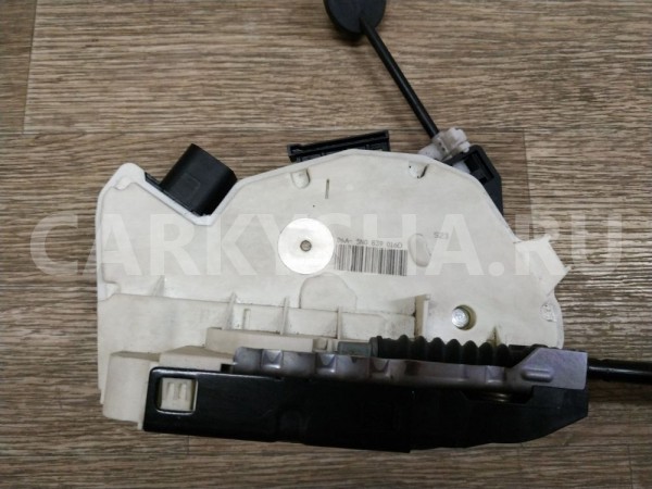 Замок двери задней правой Volkswagen Tiguan 