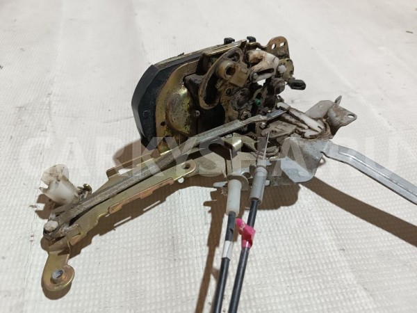 Замок двери передней левой Toyota Corolla 