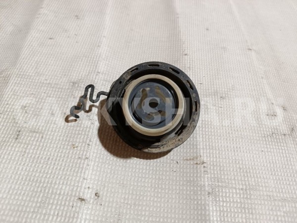 Крышка горловины бака топливного Ford Fiesta оригинальный номер 1580852