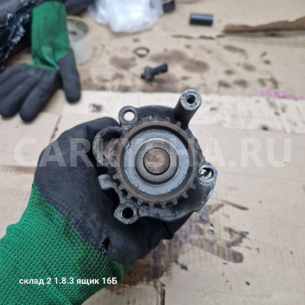 Насос водяной Skoda Octavia, a4 aqy 2.0 Skoda Octavia 