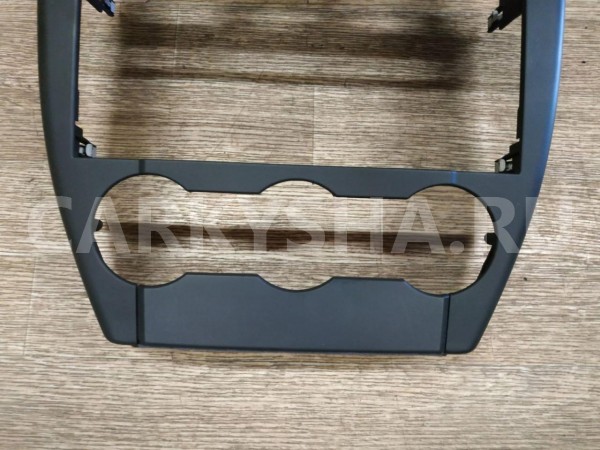 Рамка магнитолы Land Rover Freelander 