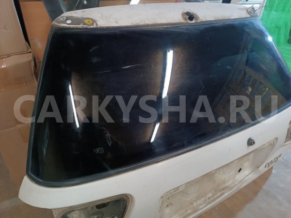 Стекло двери багажника Suzuki Cultus 