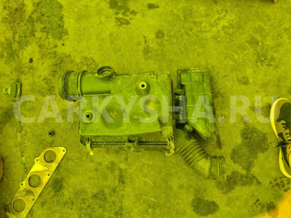 Корпус воздушного фильтра Toyota Hilux Surf 