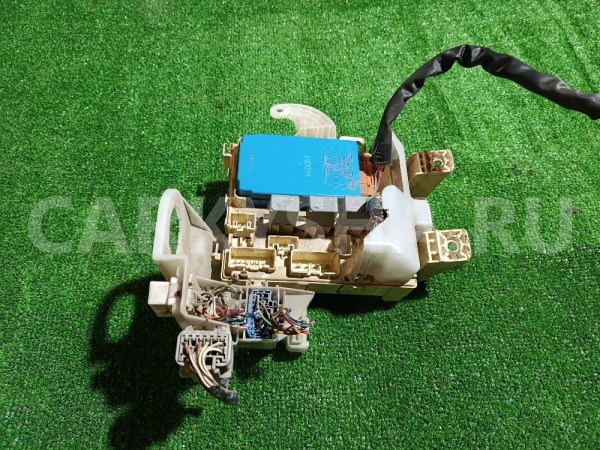 Блок предохранителей салонный Toyota Windom оригинальный номер 8264133060