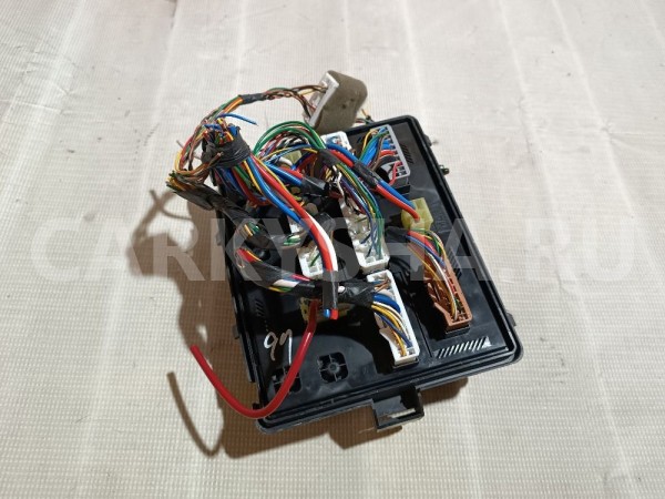 Блок предохранителей подкапотный Ssang Yong Rexton 