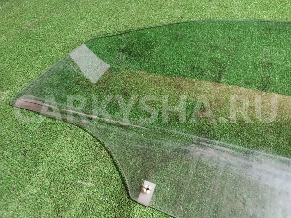 Стекло двери передней левой Ssang Yong Rexton оригинальный номер 7231108B40