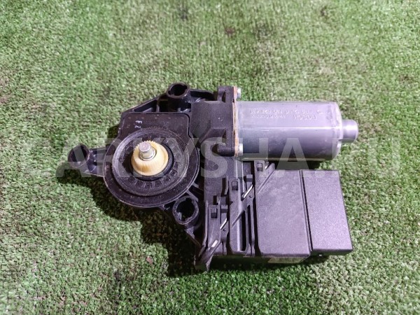 Моторчик стеклоподъемника Volkswagen Golf 