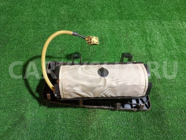 Подушка безопасности в торпедо Nissan Avenir 