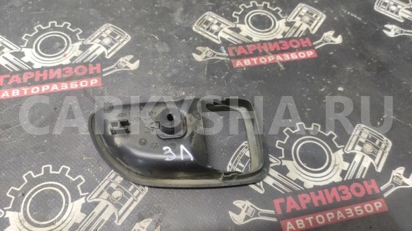 Накладка внутренней ручки Хендай Тускан I Hyundai Tucson оригинальный номер 826112e010