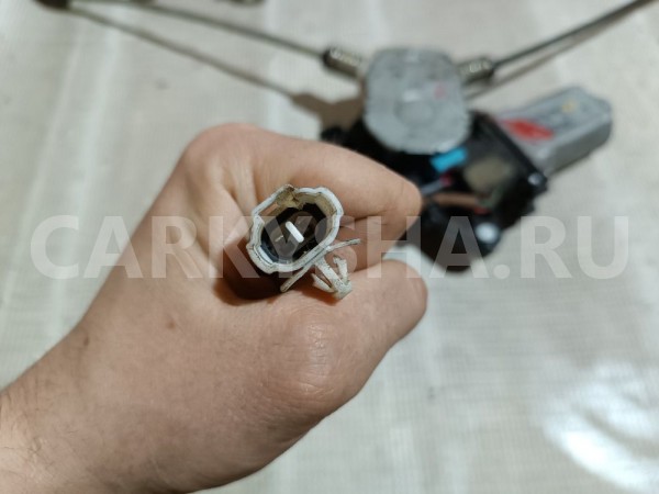 Электростеклоподъемник передний правый Suzuki Liana 