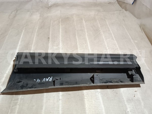 Молдинг задней правой двери Toyota RAV 4 оригинальный номер 7507742020