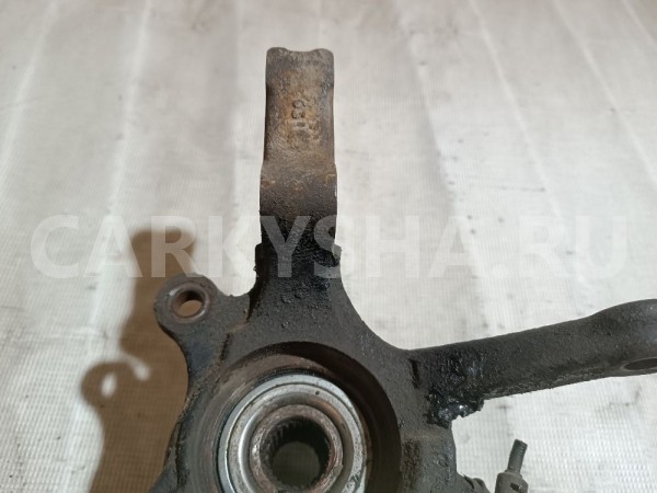 Кулак поворотный передний правый Nissan Bluebird Sylphy 