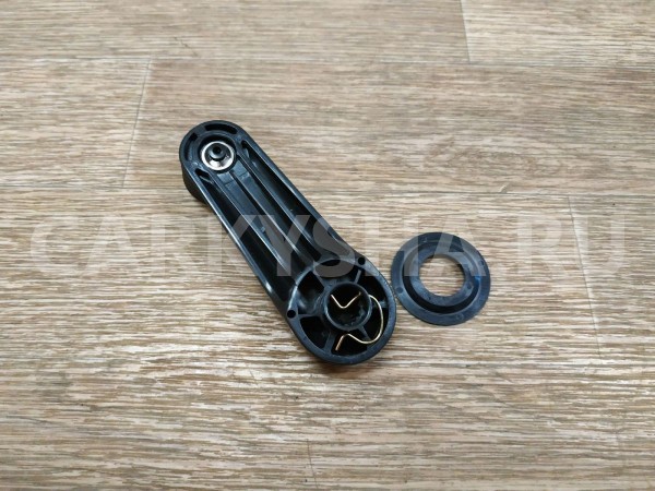 Ручка стеклоподъемника механического Mazda 3 оригинальный номер B25D58580C02