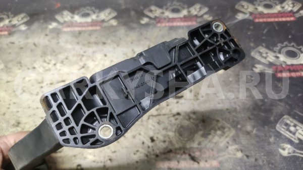 Электронная педаль газа Форд Фокус 3 Ford Focus оригинальный номер 1710213