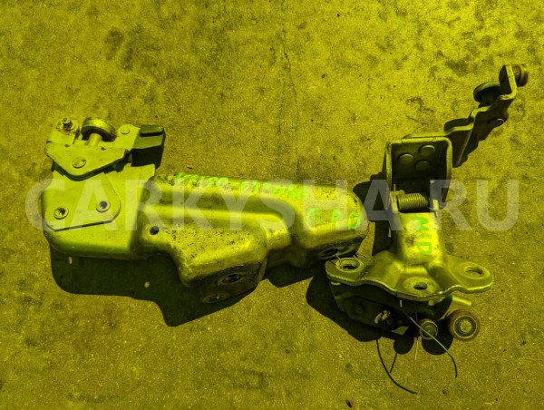 Ролик двери Nissan NV200 