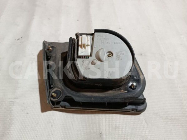 Фонарь задний внутренний правый Mitsubishi Diamante 