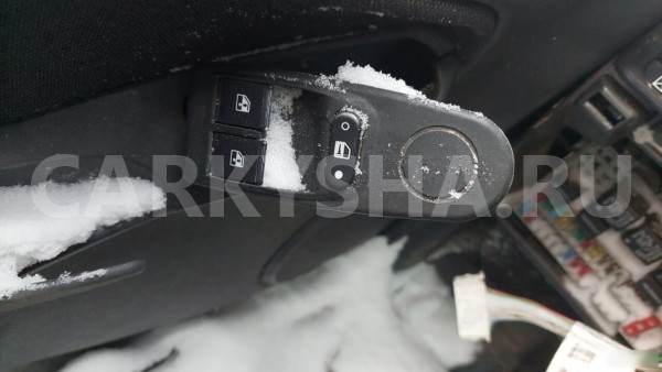 Блок управления стеклоподъемниками ВАЗ (LADA) Kalina I (2004—2013) ВАЗ (Lada) Kalina оригинальный номер 1117