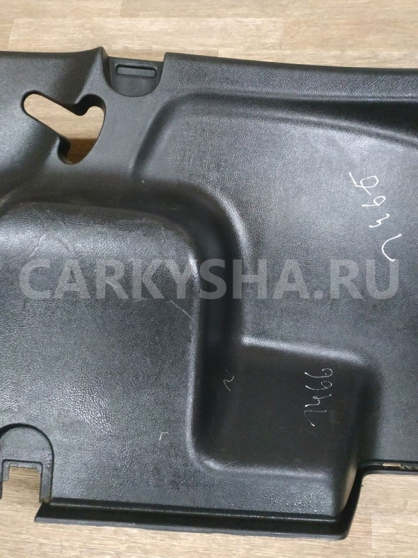 Обшивка багажника правая Land Rover Freelander 