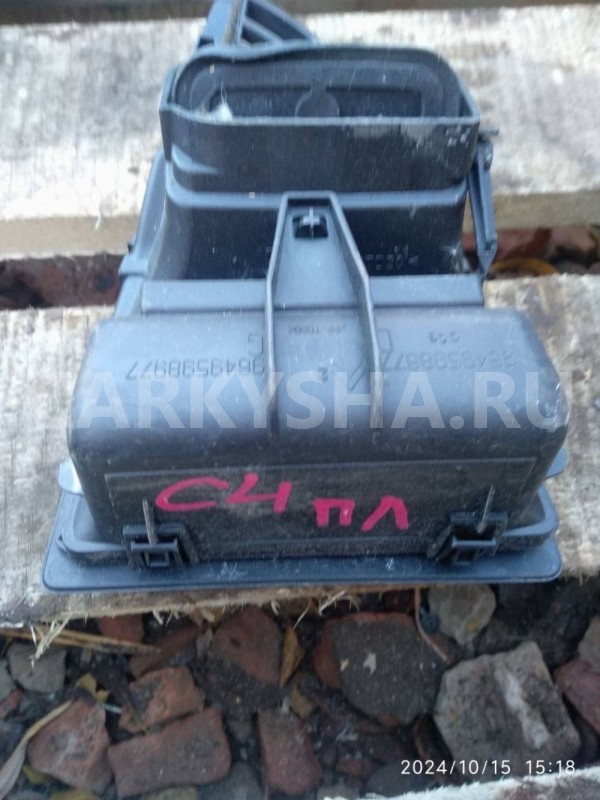 Дефлектор воздушный Citroen C4 I (2004—2014) Citroen C4 оригинальный номер 8265N8