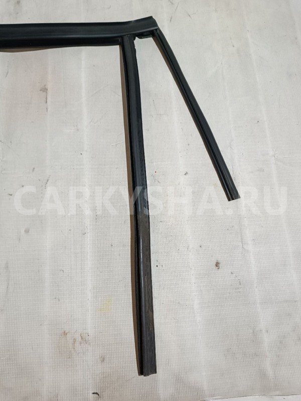 Уплотнитель проема стекла двери задней правой Ford Mondeo 