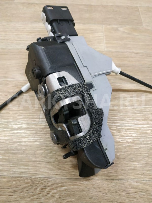 Замок двери передней правой Peugeot 308 
