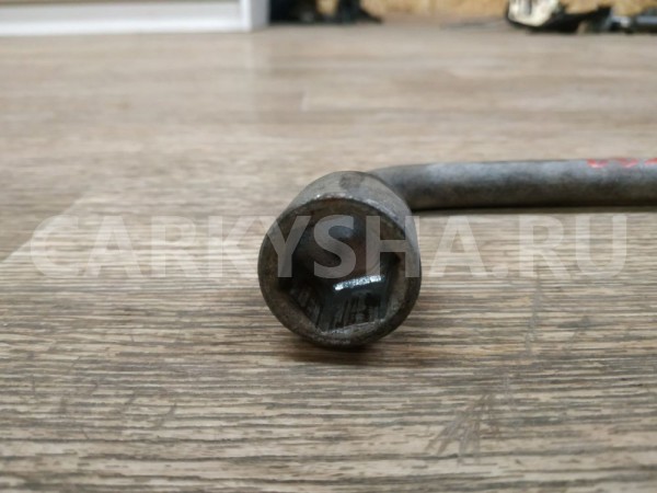 Ключ баллонный Kia Sorento 