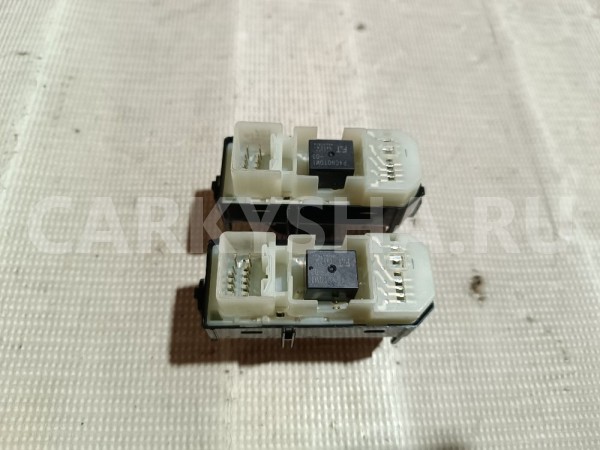 Кнопка стеклоподъемника Lexus RX оригинальный номер 8403048070