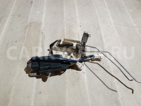 Замок двери передней правой Suzuki Liana оригинальный номер 8220154G10