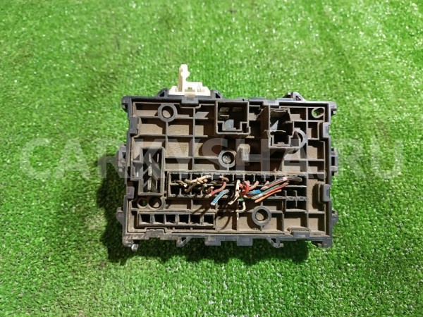 Блок предохранителей салонный Nissan Avenir оригинальный номер 24311WA000