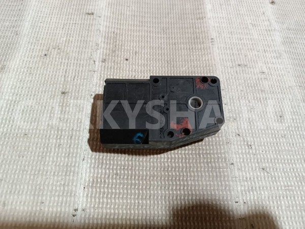 Моторчик заслонки отопителя Mitsubishi Lancer 