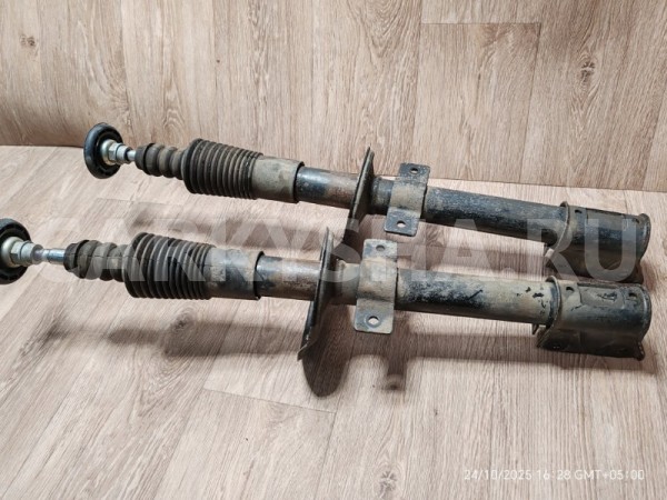 Задние амортизаторы Nissan Terrano 2018 8200811407D F4R Nissan Terrano 