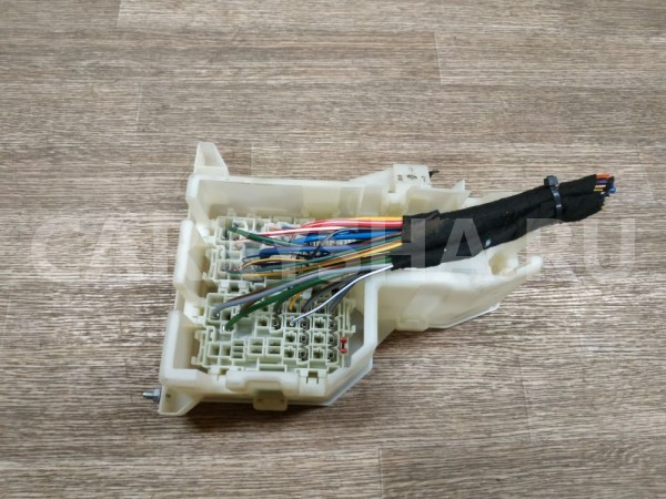 Блок предохранителей салонный Land Rover Freelander оригинальный номер 6G9T14C507GD