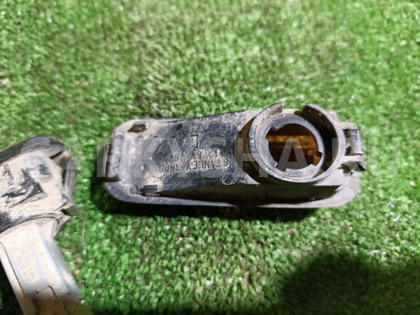 Повторитель на крыло желтый Peugeot Partner 