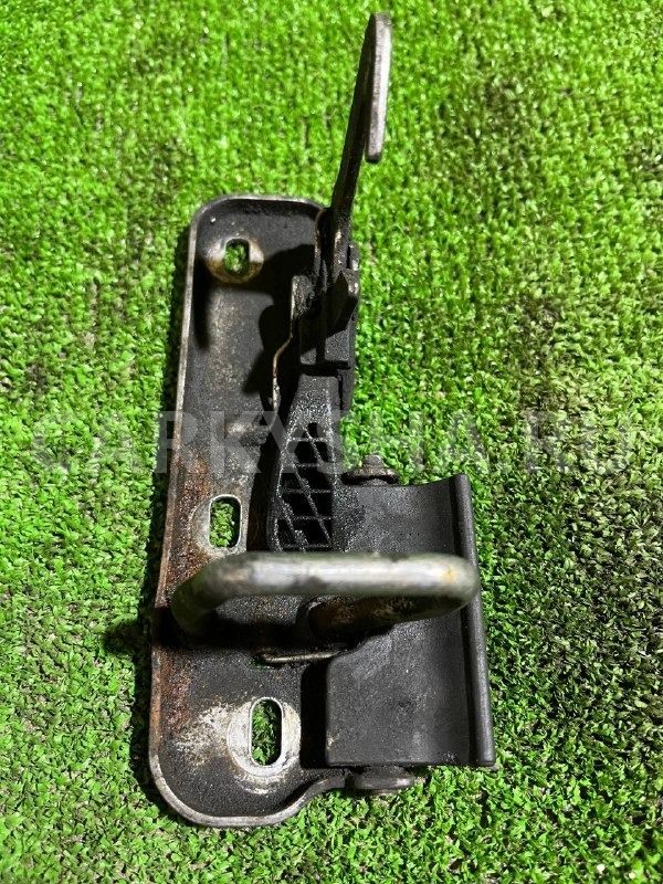 Замок капота Volkswagen Tiguan 