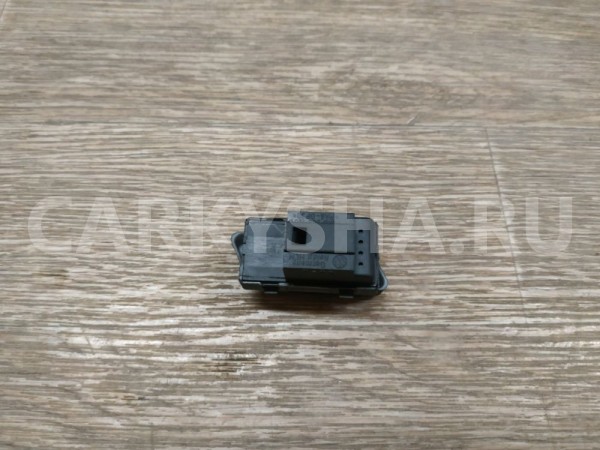 Кнопка центрального замка Volkswagen Tiguan 